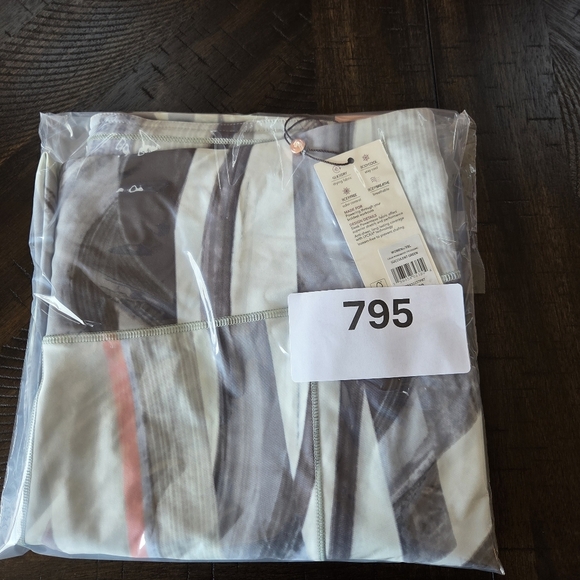 Callia Powermove 7/8 Leggings in women's XXL with a "Succulent Green" geometric - Picture 12 of 12